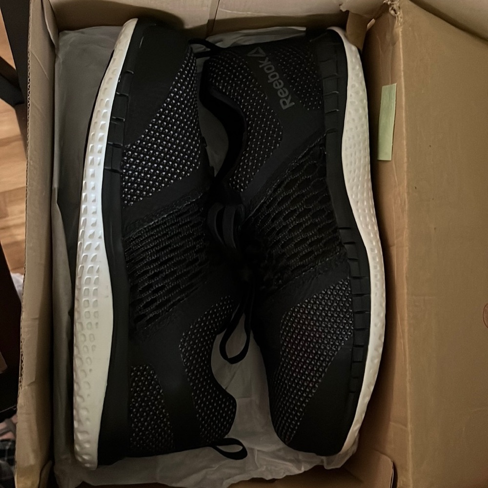 Brand new Mens Reebok composite toe shoes 10.5